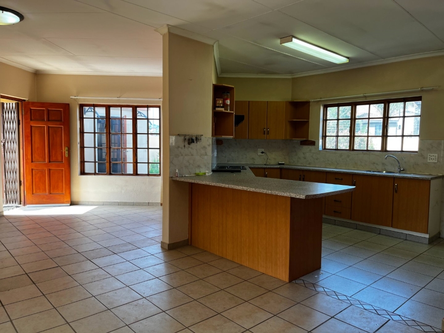 To Let 2 Bedroom Property for Rent in Melodie North West